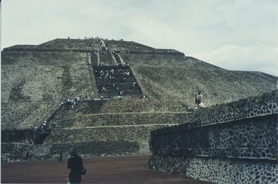 As Mesoamerican ruins go, the steps up this pyramid have a rather gentle slope.