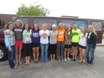 State Track Decorating the Vans - Photo Number 8