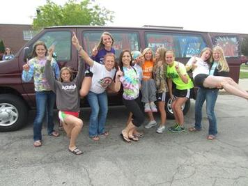 State Track Decorating the Vans - Photo Number 9